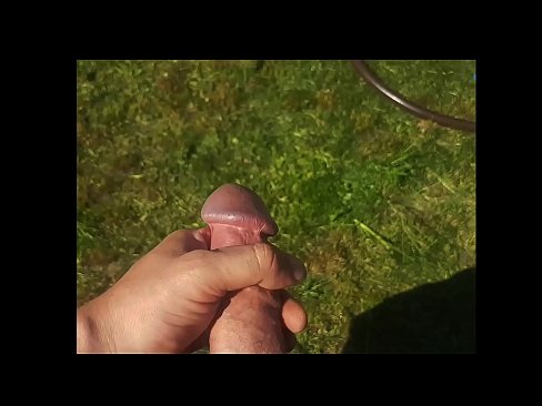 ❤️ Hottie beroa bere pussy arrosa izorratu egiten du eta udako lorategi batean squirt batekin esperma egiten du ️❌ Sexu bideoa %eu.truedating.topan ❌❤