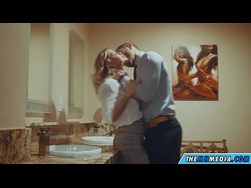 ❤️ Ilehoria busti batek komun publiko batean seduzitzen zaituenean ️❌ Sexu bideoa %eu.truedating.topan ❌❤